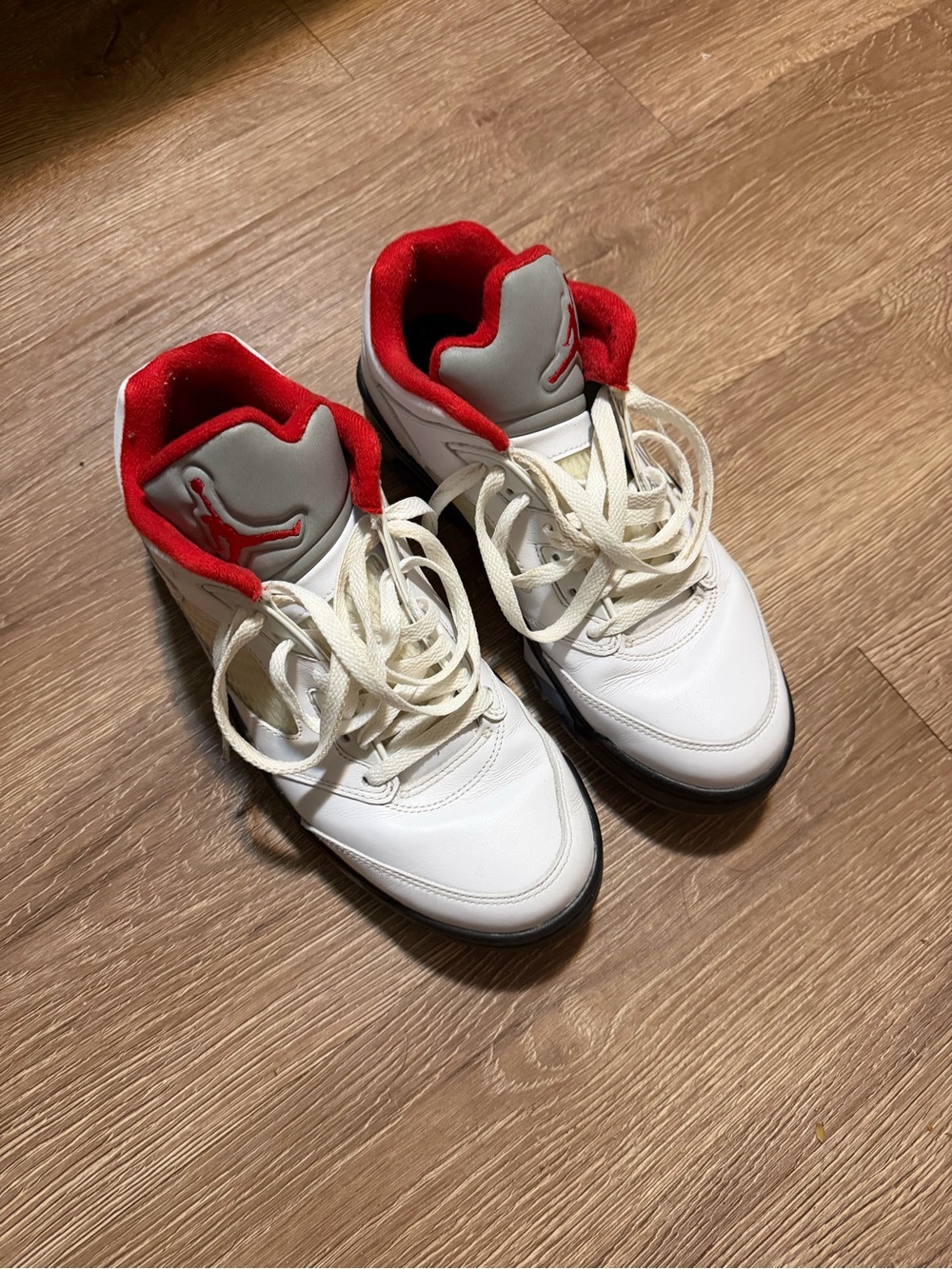 Jordan Men's White and Red Athletic Shoes